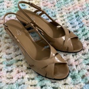 Life stride tan slingback dress shoes